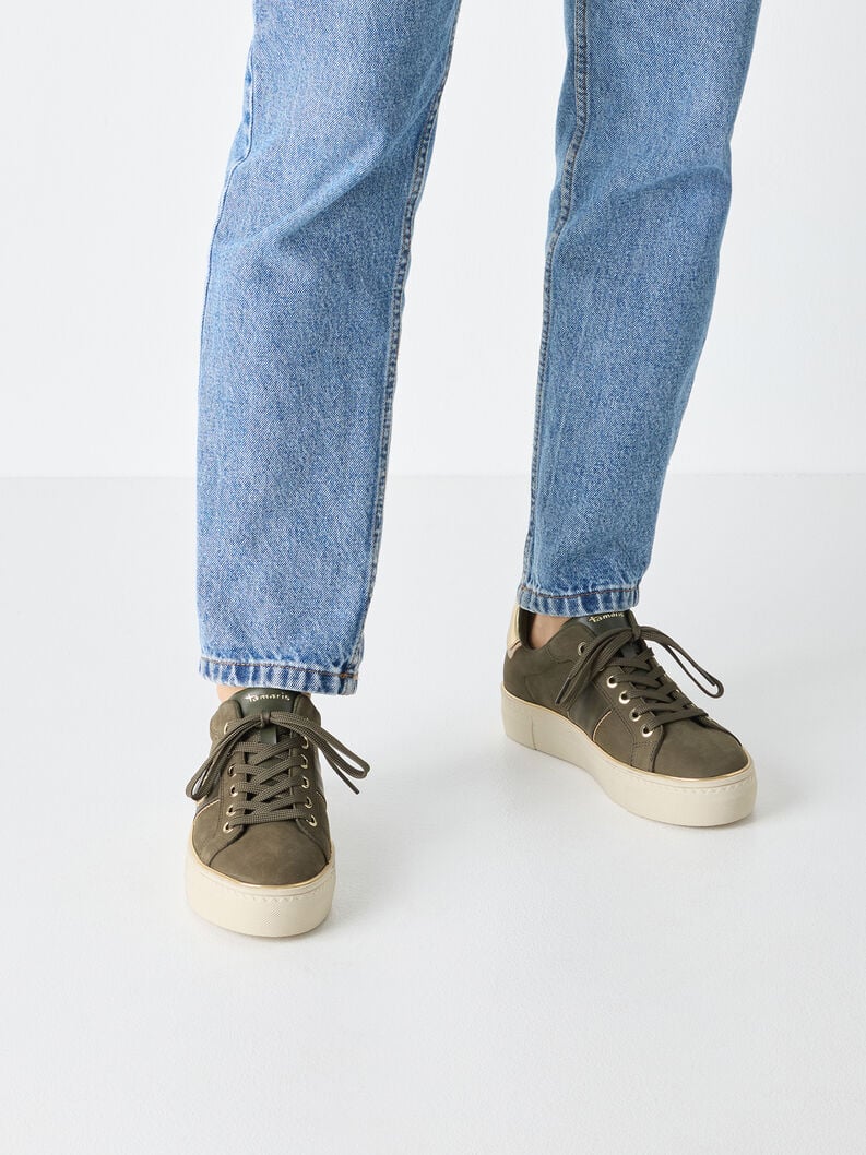 dw_001-25-23724-35-727_10